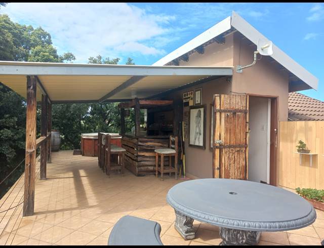 3 BEDROOM FREEHOLD FOR SALE IN RENSBURG